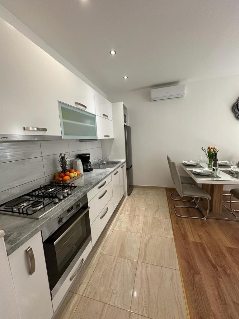 Apartmani Vice Брела Экстерьер фото